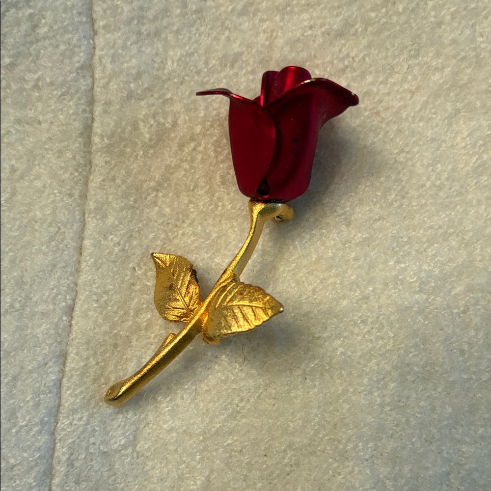 Vintage Red Rose brooch pin